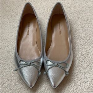 Banana Republic Pointy Toe Ball flats in silver
